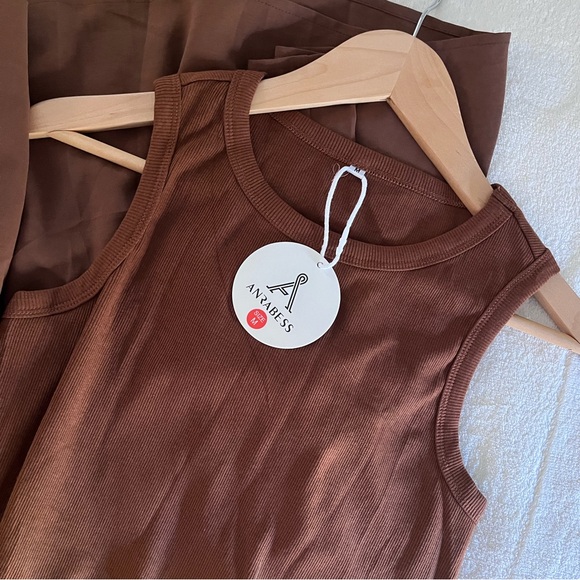 Sleeveless Brown Maxi Dress 🐻 - Picture 5 of 5